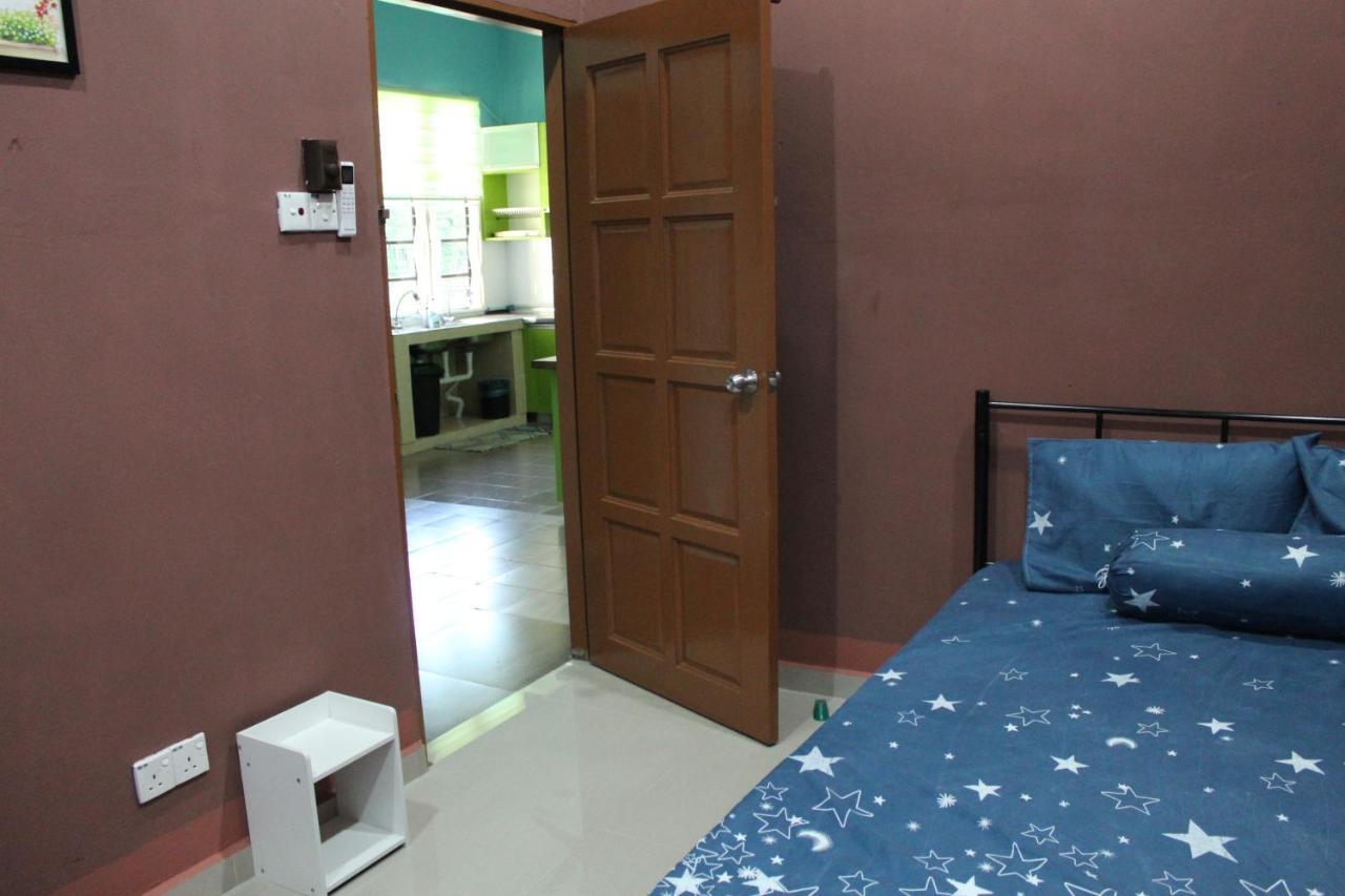 Mumnkidzzz Homestay At Kerteh Kampong Pengkalan Pangan Exteriör bild