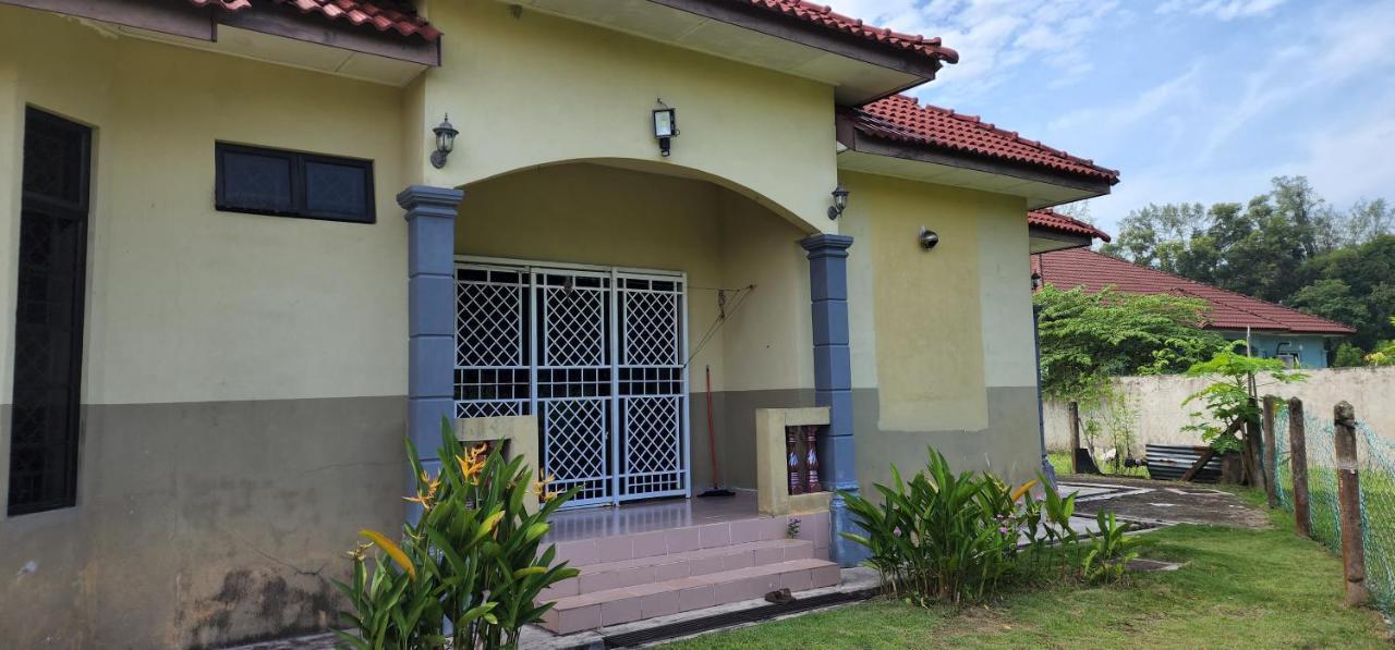 Mumnkidzzz Homestay At Kerteh Kampong Pengkalan Pangan Exteriör bild